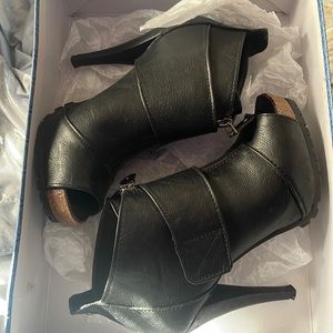 SimplyVera Vera Wang heels